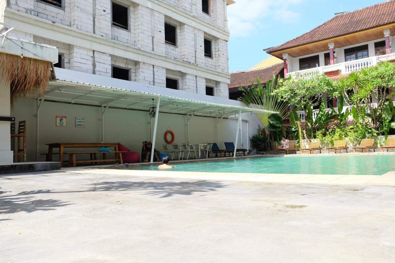 Отель Palm Garden Kuta Кута Экстерьер фото