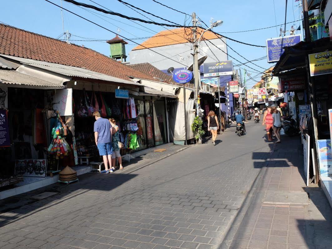 Отель Palm Garden Kuta Кута Экстерьер фото